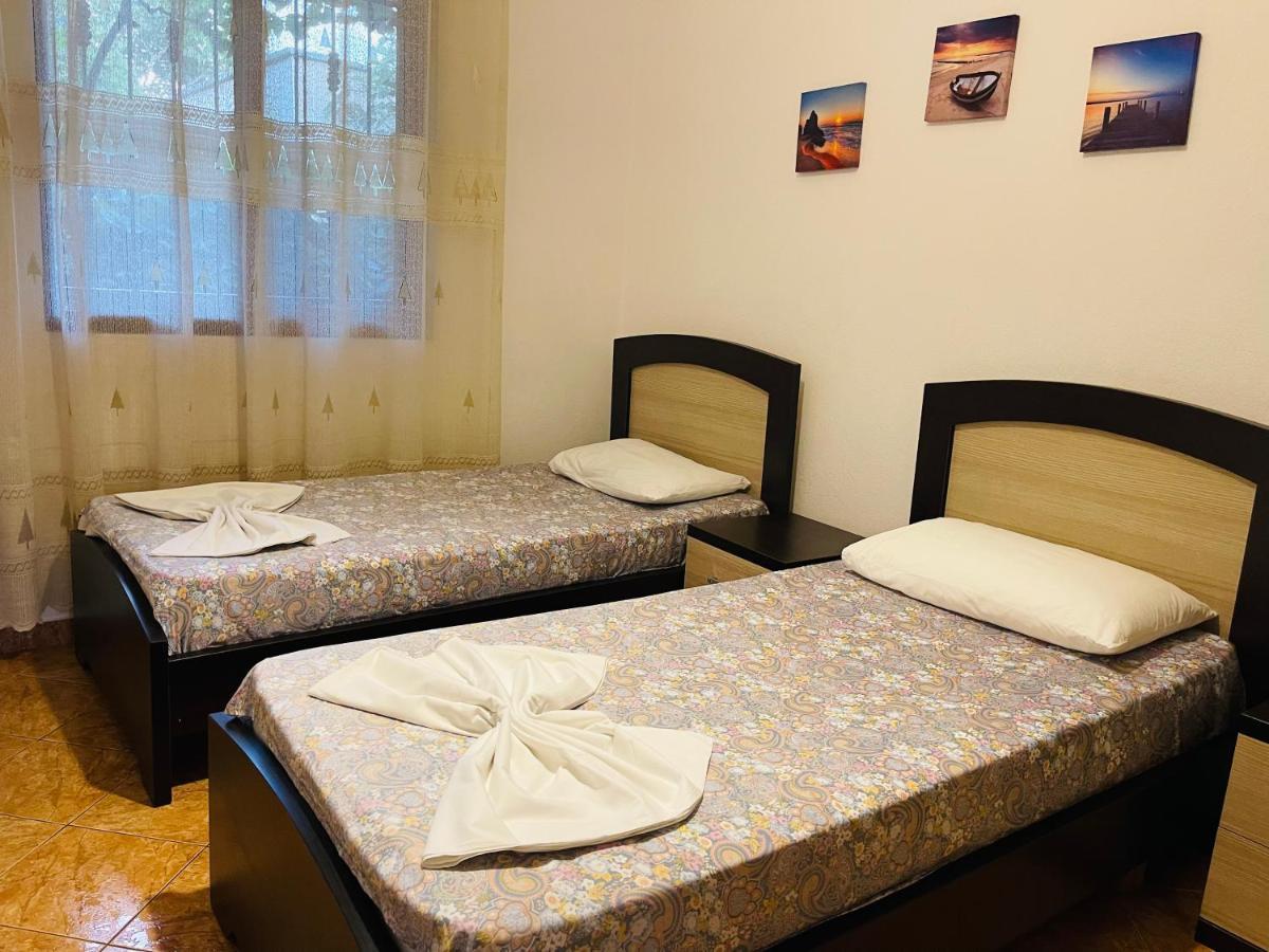 Villa Ajla Дуррес Екстер'єр фото